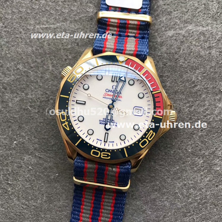 Omega Seamaster diver 300M goldenes Gehäuse rot / blaue Lünette Omega Seamaster diver 300M goldenes Gehäuse rot / blaue Lünette